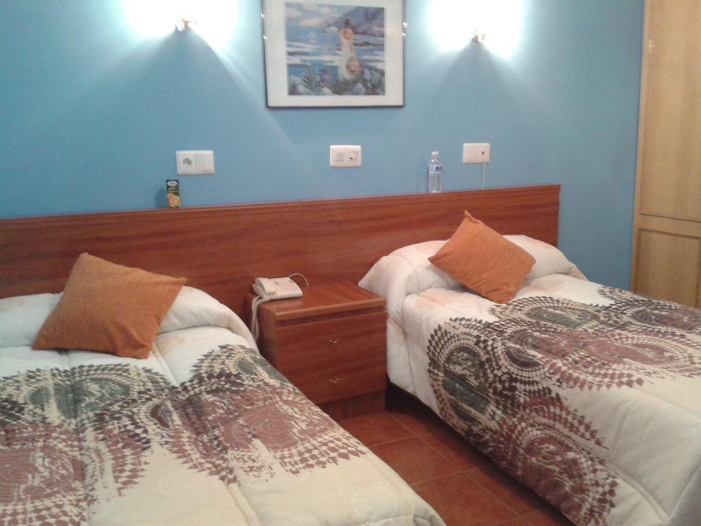 Hostal Campus Burgo Екстериор снимка