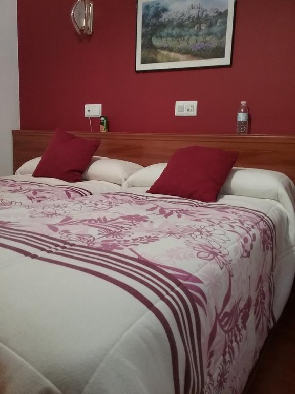 Hostal Campus Burgo Екстериор снимка