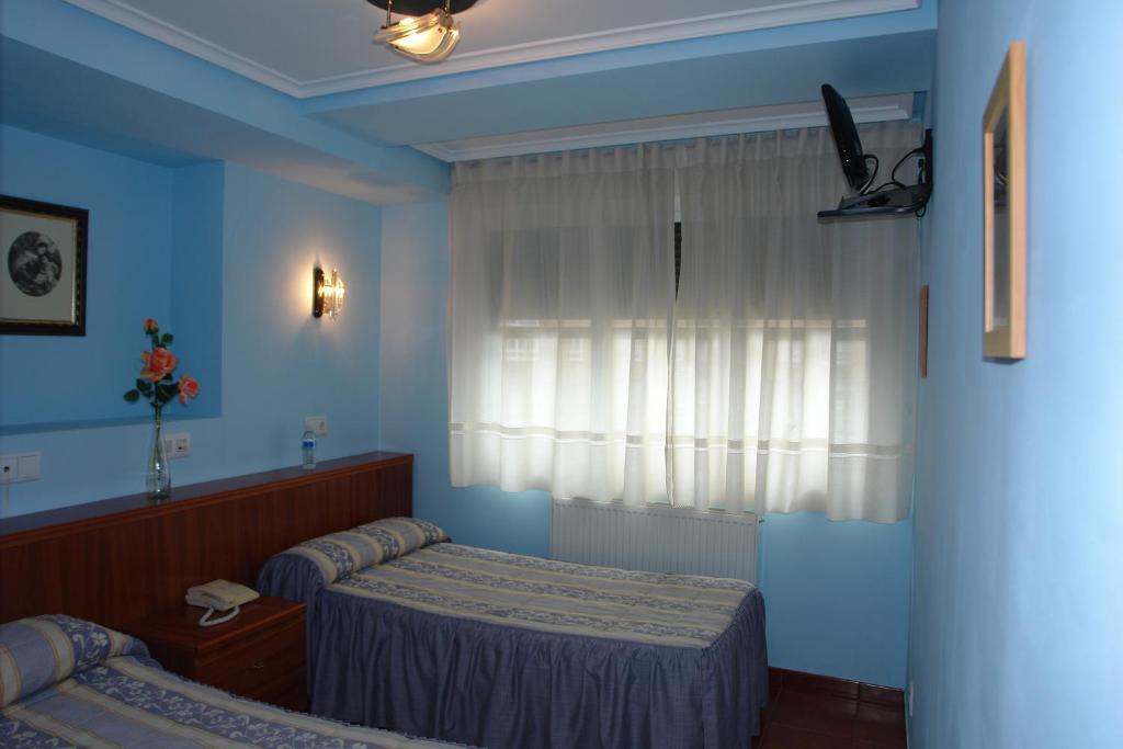 Hostal Campus Burgo Екстериор снимка