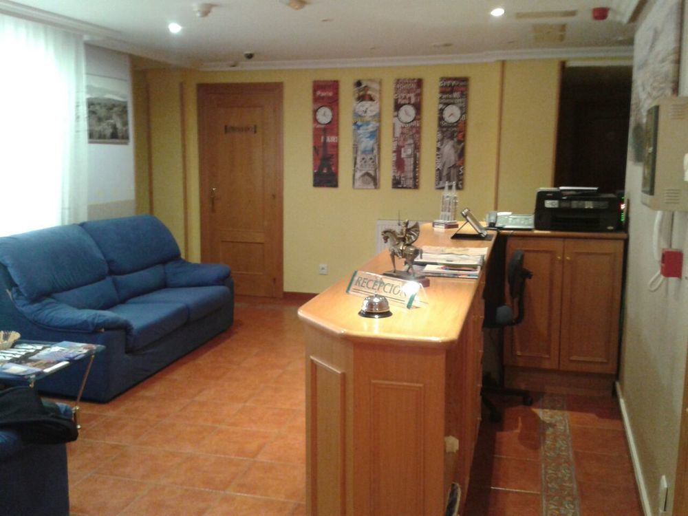 Hostal Campus Burgo Екстериор снимка
